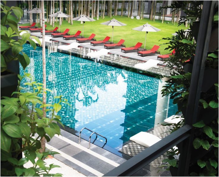 E&O Residences Kuala Lumpur Exterior photo The pool at the hotel