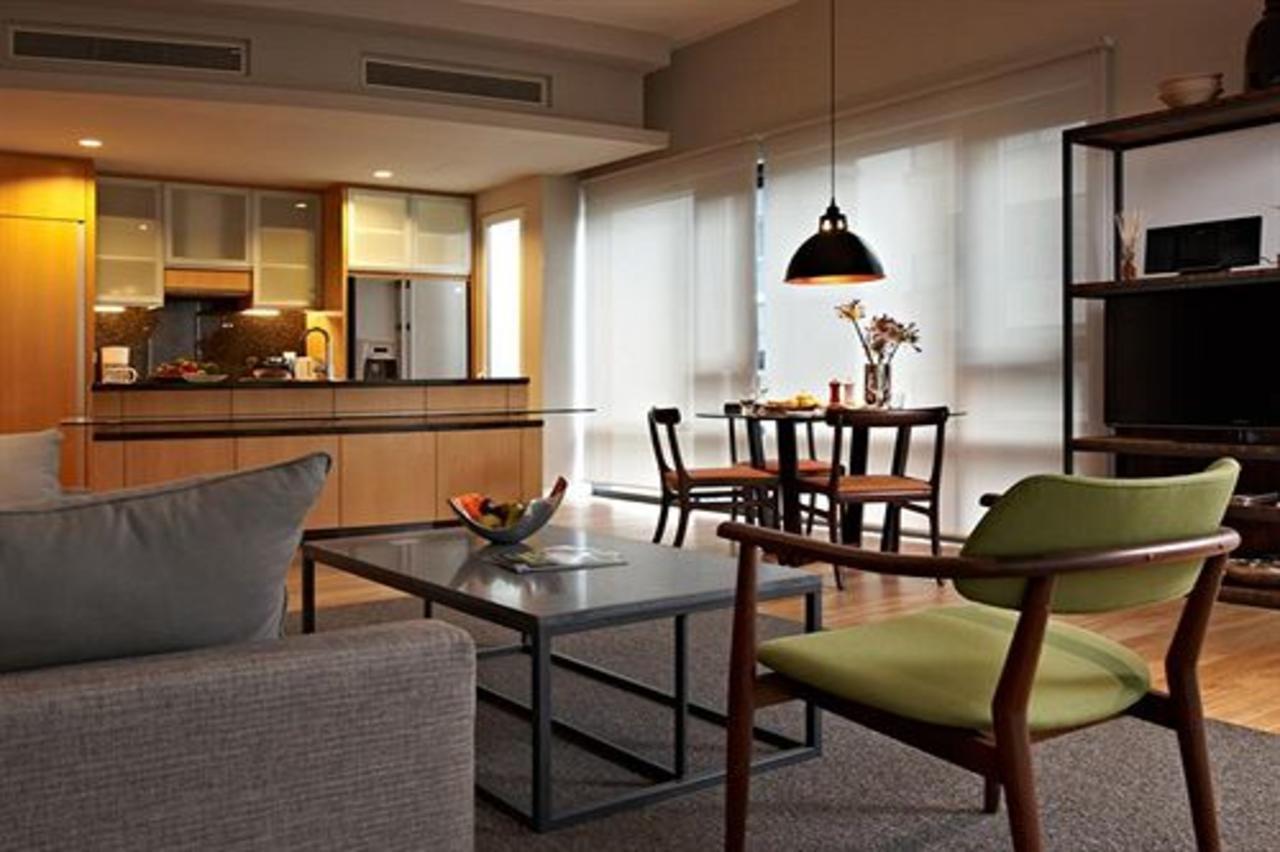 E&O Residences Kuala Lumpur Exterior photo A living room in a condominium